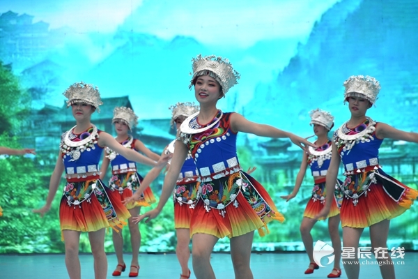 全国广场舞展演活动湖南省集中展演举行 一支