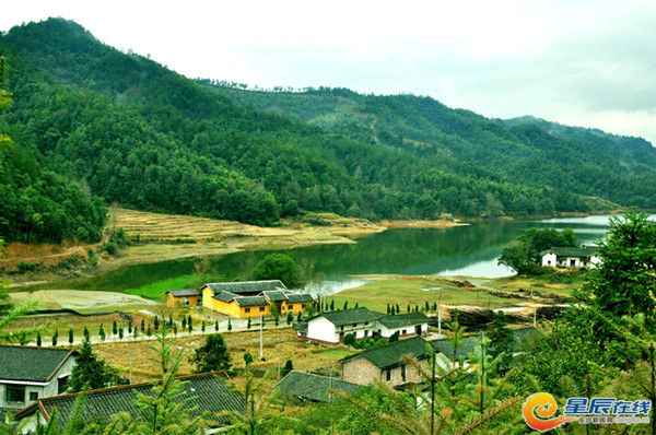 浏阳市张坊镇白石村实景.