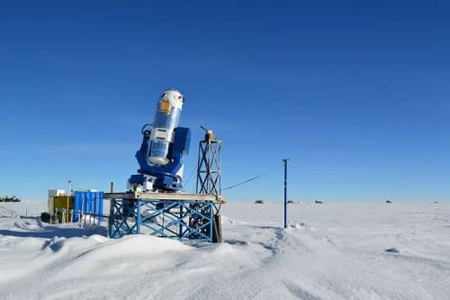 图为2016年12月30日拍摄的南极巡天望远镜AST3-2。