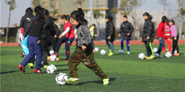 湖南少年校园足球冬季训练营开营 学生全免费