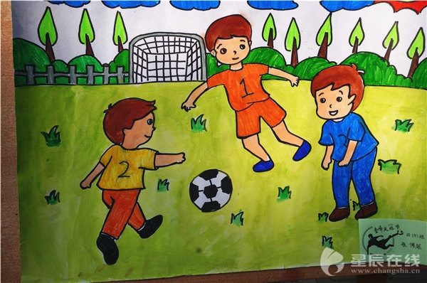 长沙600名小学生冬日暖阳下体验快乐足球(图)